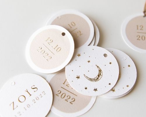 Losse labeltjes: fijn combineren bij jouw geboortekaartje